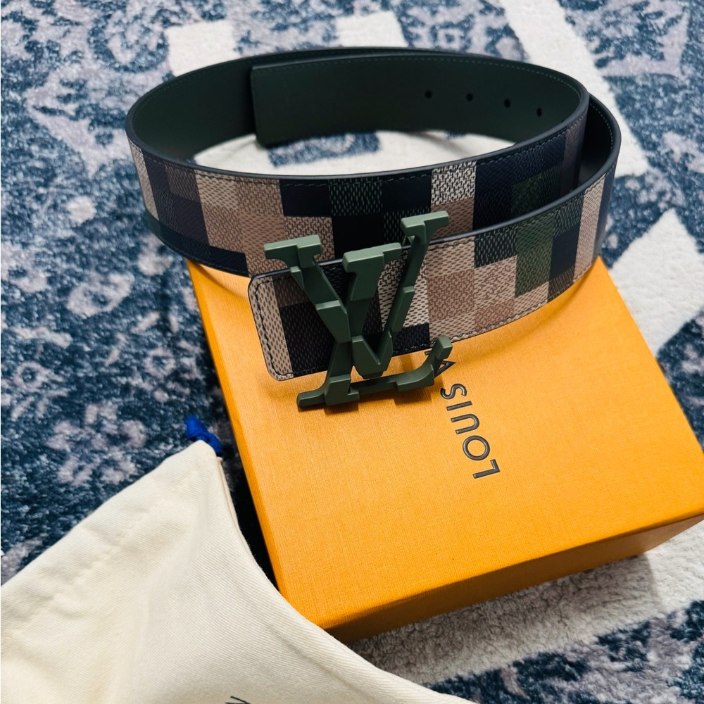 LV Louis Vuitton Camo Mega Pixel 40mm Reversible Belt
